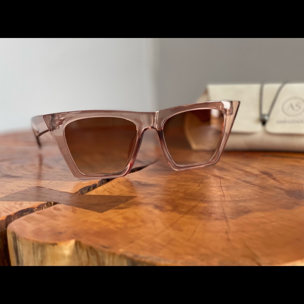 New Pink Vintage style Sunglasses